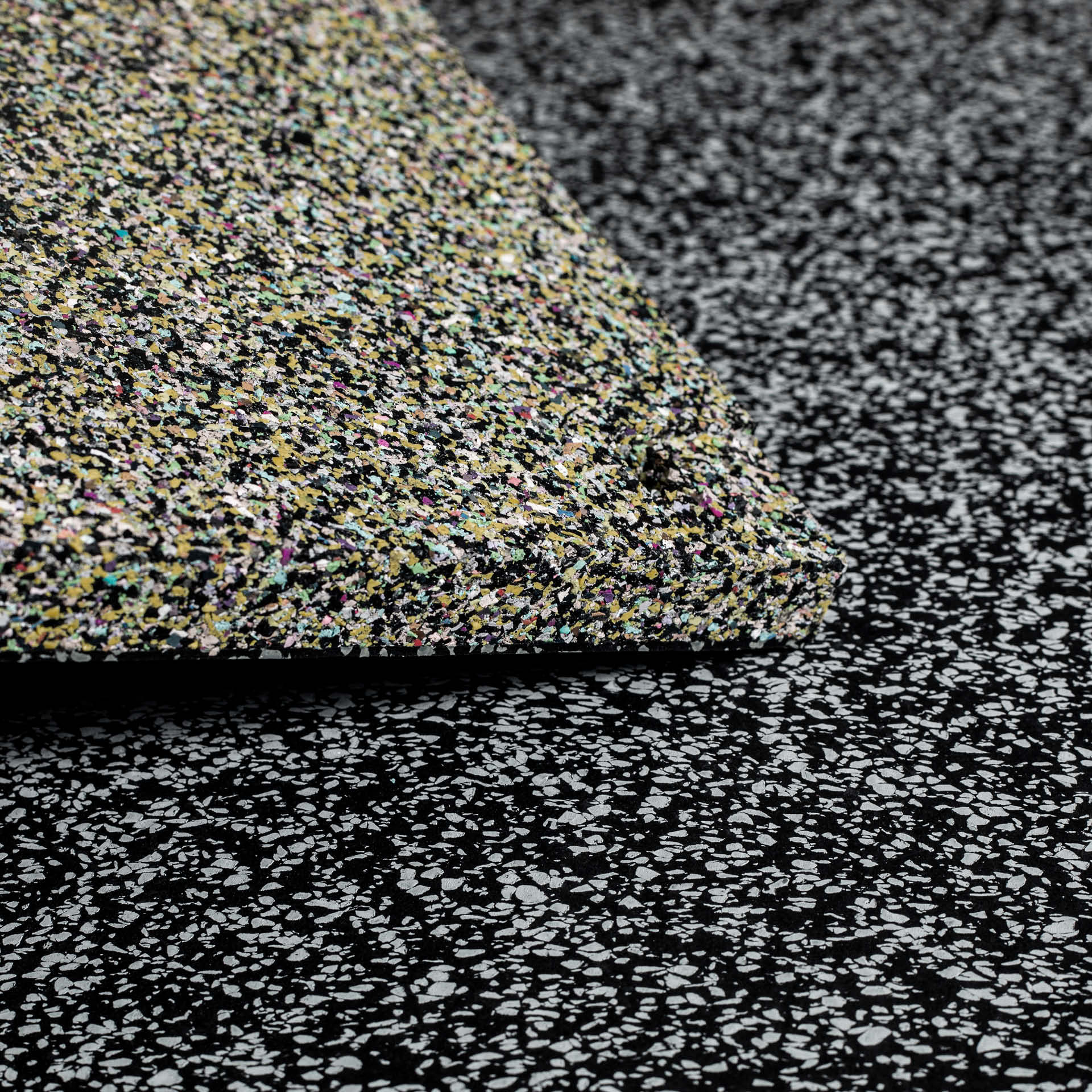 Tapis en caoutchouc R+T Connect 1 x 1 m / 20 mm (STONE / 70 % gris)